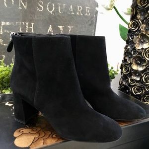 Sole/society Garnett suede-bootie  sz6